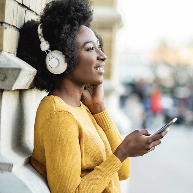 Flere amerikanere lytter nu til on-demand lyd frem for flow radio